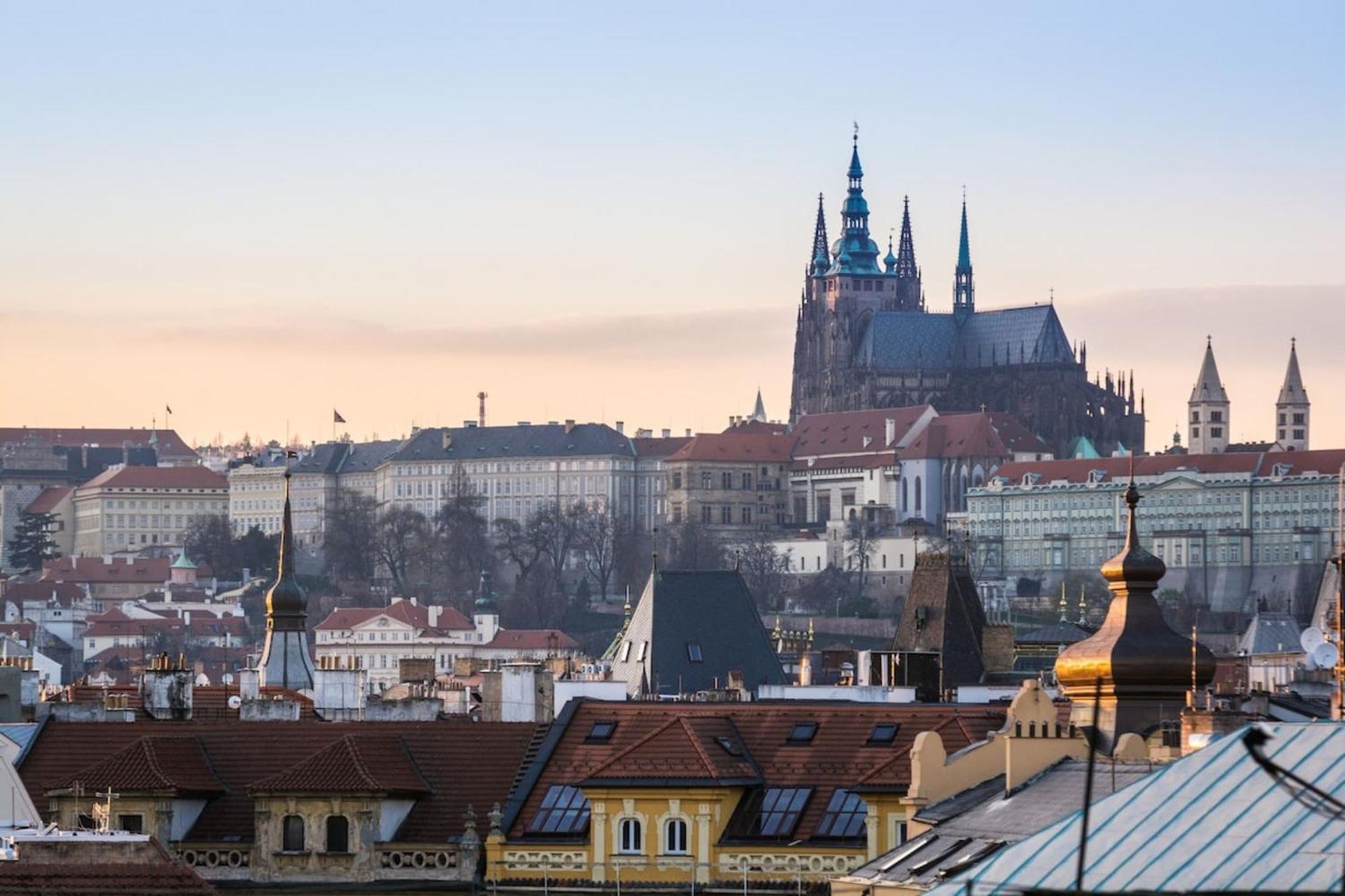 Roy 2 Bdr Apartment With Prague Castle View, Parking & Ac Zewnętrze zdjęcie