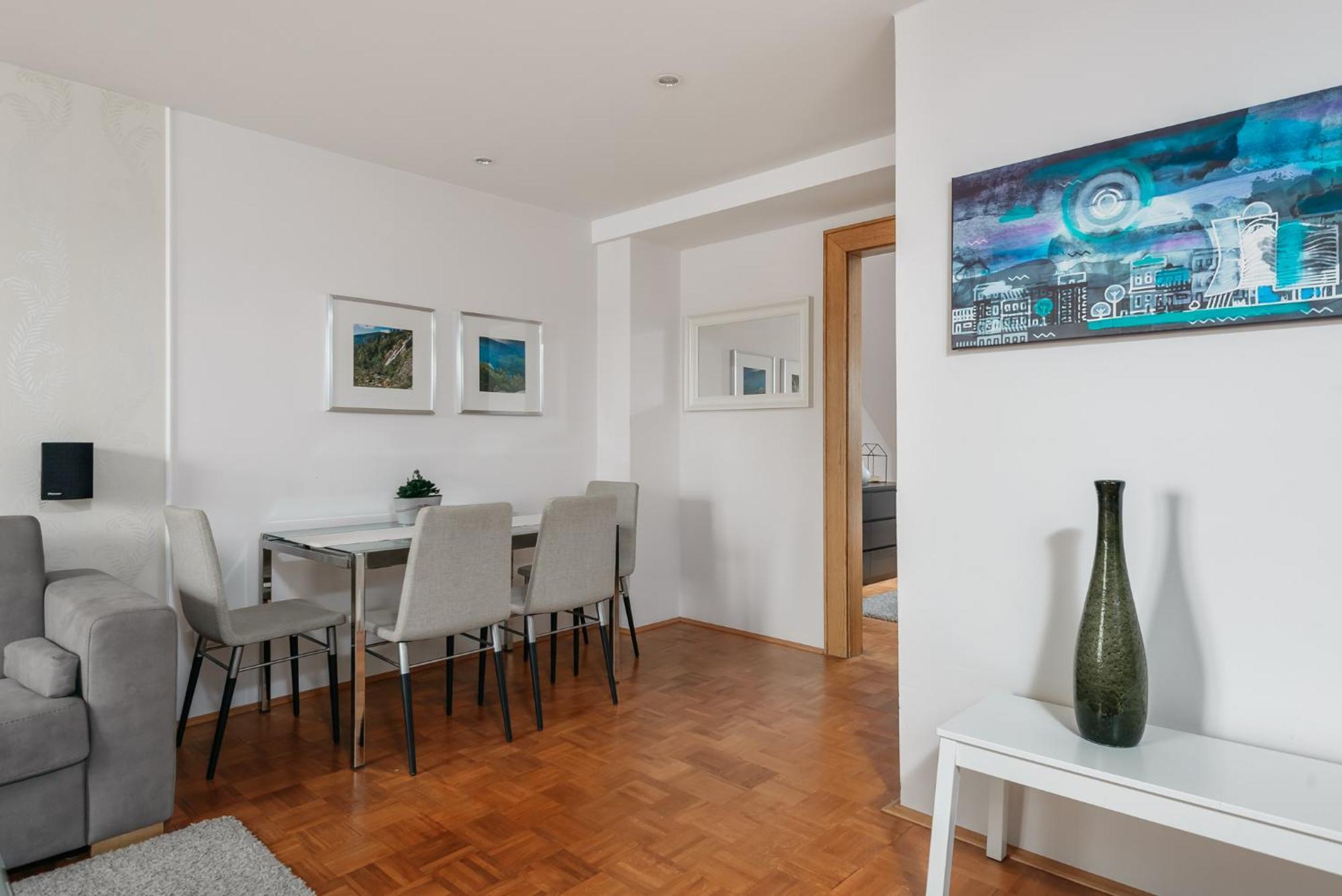 Roy 2 Bdr Apartment With Prague Castle View, Parking & Ac Zewnętrze zdjęcie