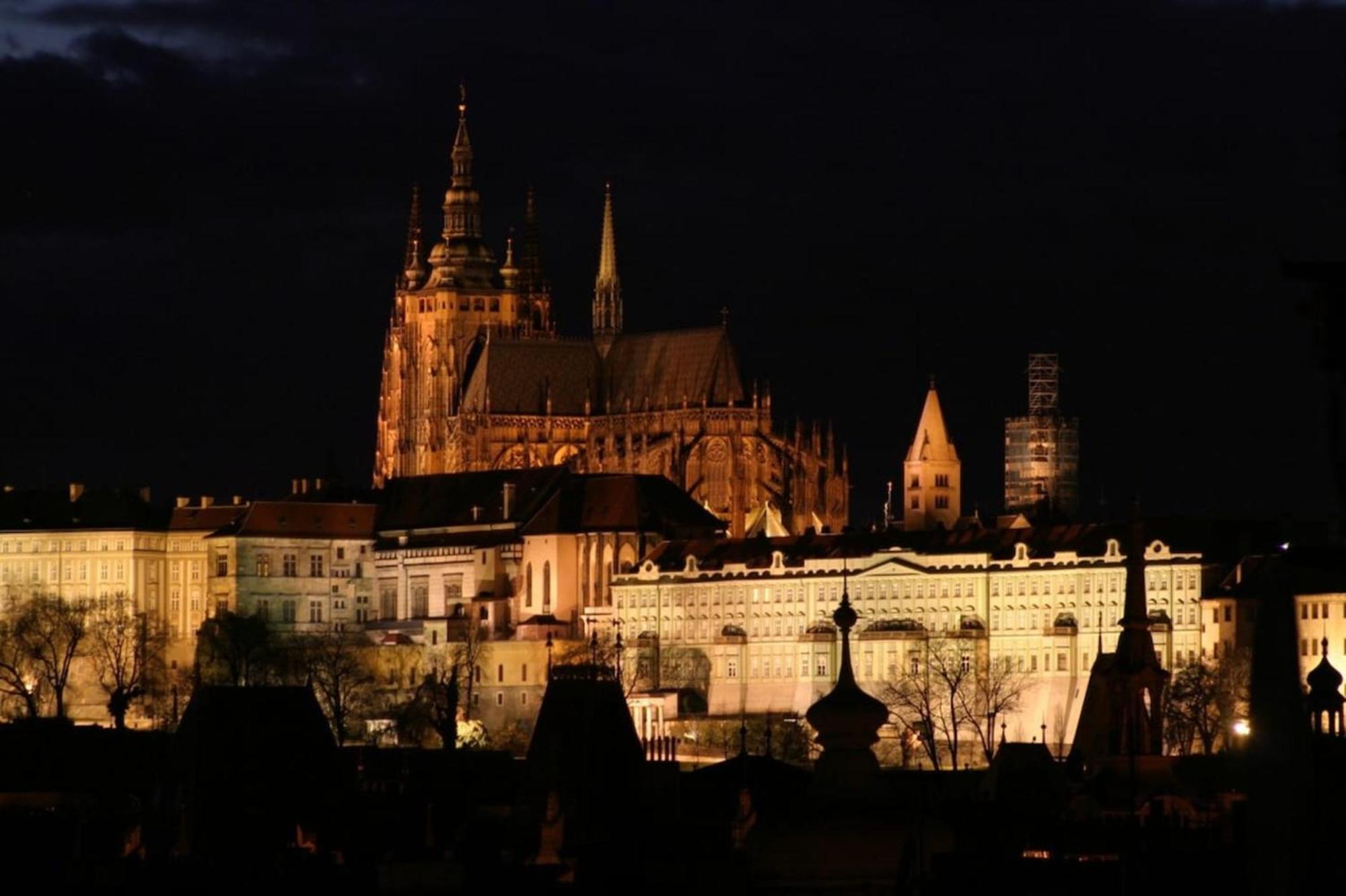Roy 2 Bdr Apartment With Prague Castle View, Parking & Ac Zewnętrze zdjęcie