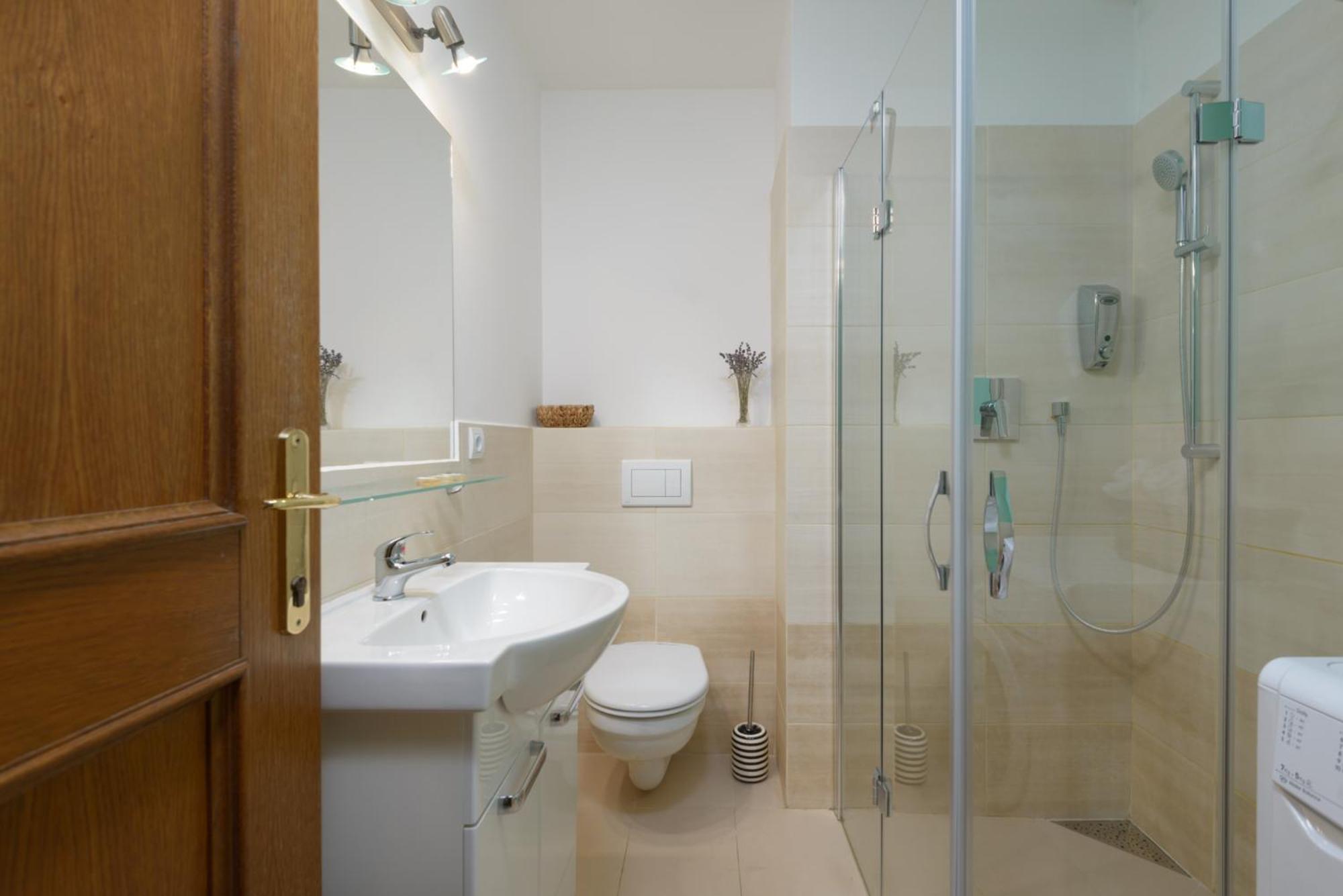 Roy 2 Bdr Apartment With Prague Castle View, Parking & Ac Zewnętrze zdjęcie