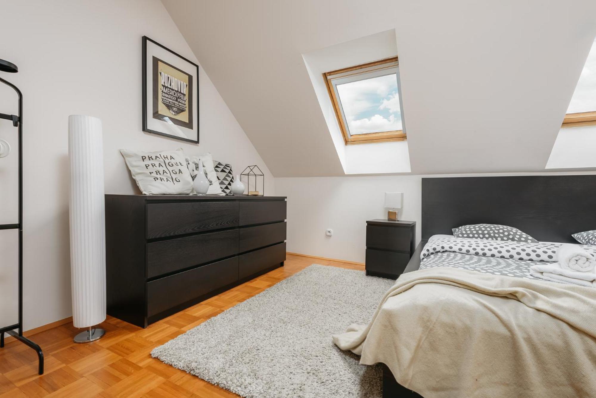 Roy 2 Bdr Apartment With Prague Castle View, Parking & Ac Zewnętrze zdjęcie
