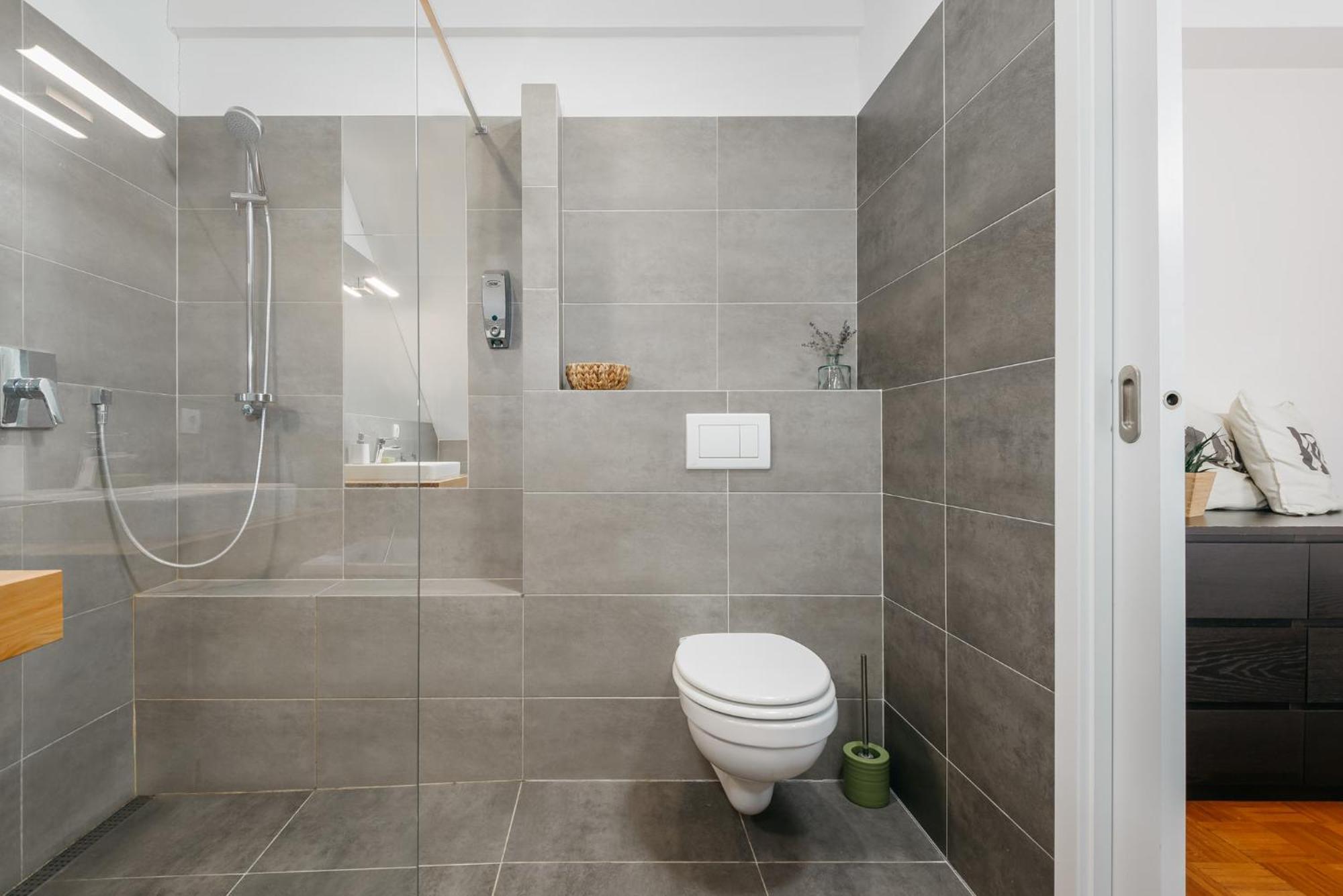 Roy 2 Bdr Apartment With Prague Castle View, Parking & Ac Zewnętrze zdjęcie